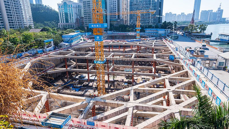 企业需拥有一定数量的专业技术管理人员和施工人员。具体要求如下：